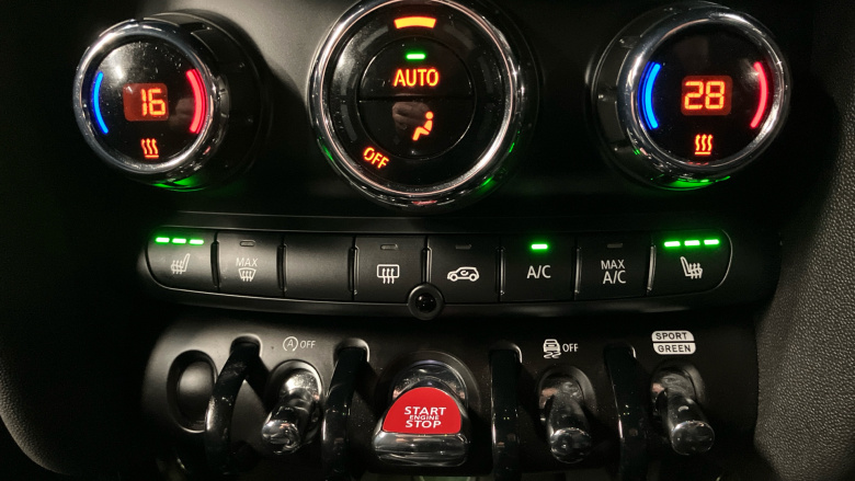 MINI Hatchback 1.5 Cooper Exclusive 5dr Auto Petrol Hatchback